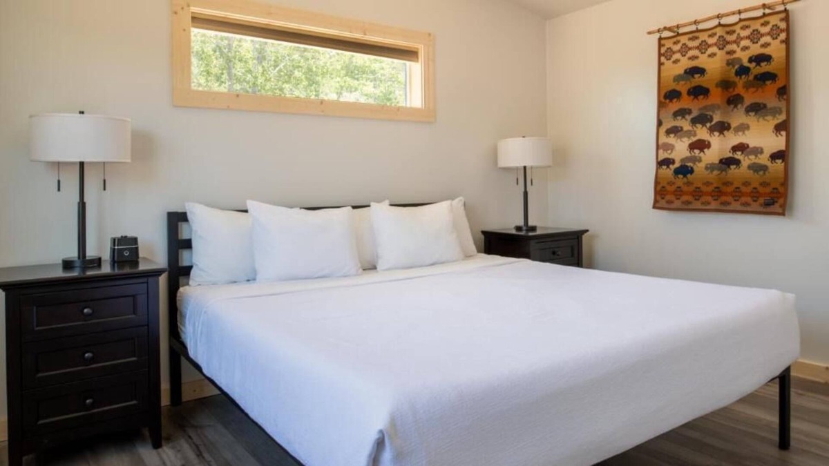 Boardman House | Hire Motorized Watercraft on Site! 4 Modern Spaces w/ Breathtaking Views, Pool
