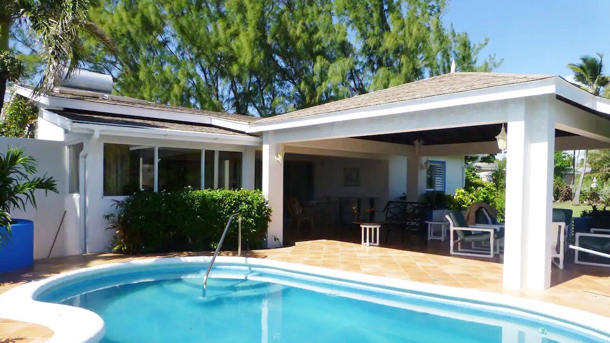 Apple Hall Apartment | his Villa is perfect if you enjoy discovering hidden beaches