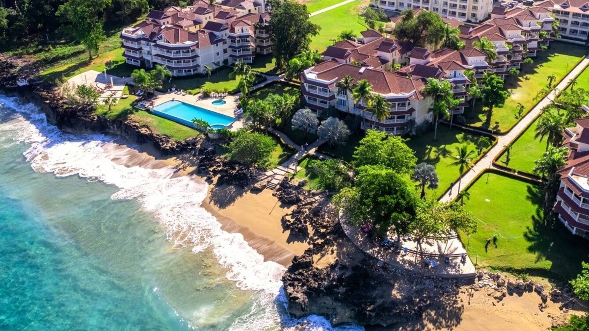 El Batey Apartment | Hispaniola Beach 3A1 Condo 2 BD Oceanfront