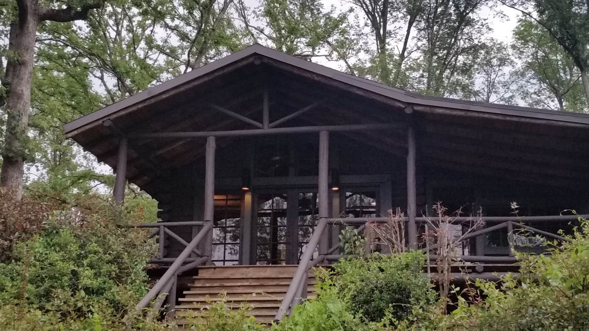 Jones Mills Cabin | Historic log cabin on beautiful Lake Catherine.