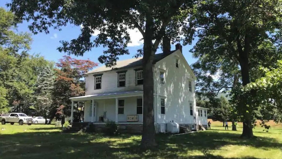 Wallkill House | Historic 1874 Farm House at Foot of Gunks
