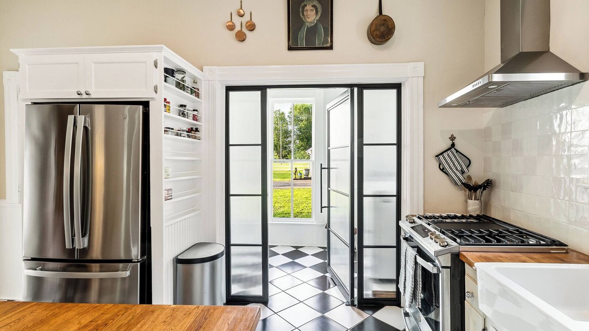 Buechel Other | Historic 1905 Farmhouse - country living near Louisville