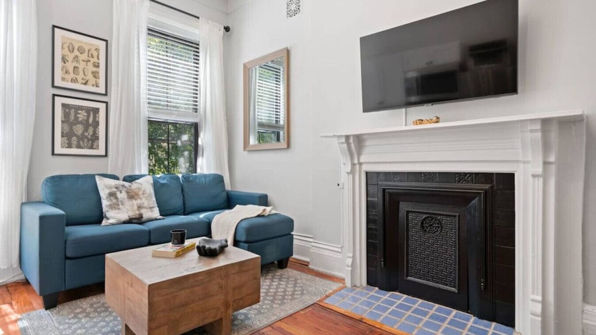Central Park North Villa | Historic 3-Bed Brownstone, near Trains