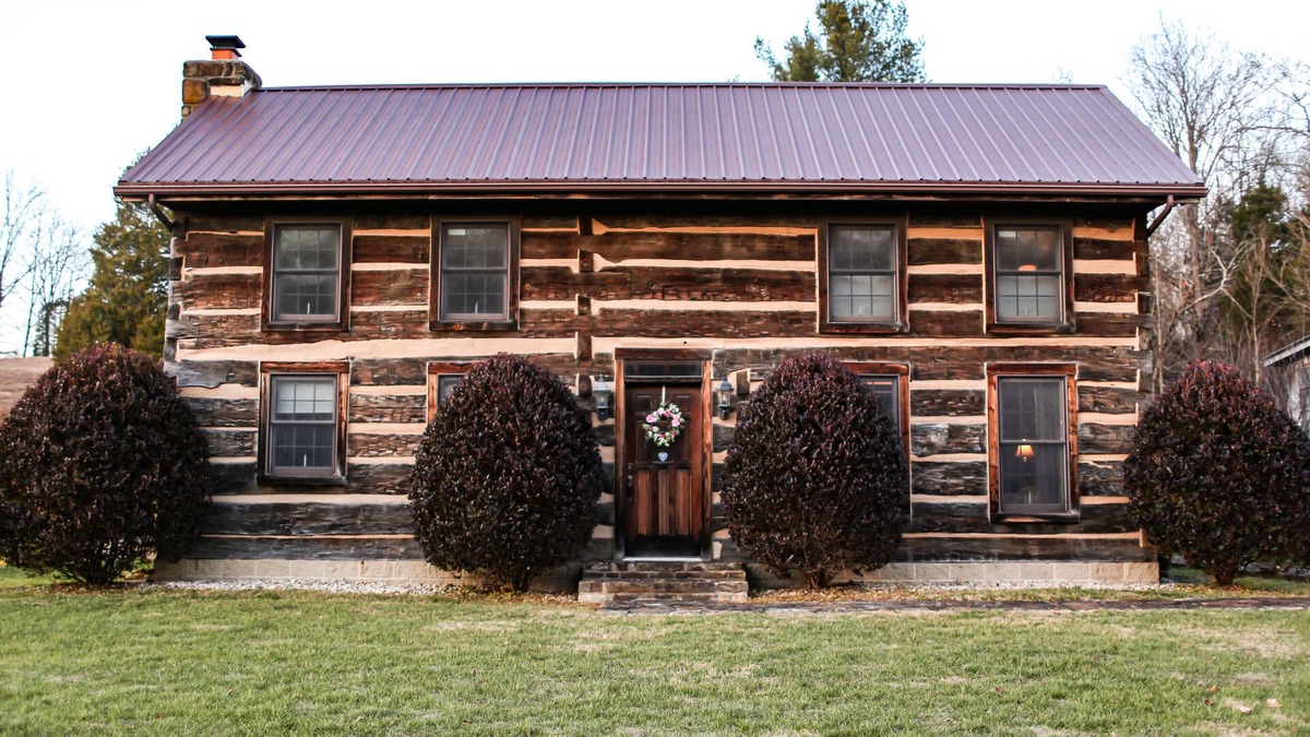 Gnaw Bone Cabin | Historic 3 bedroom cabin on 110 acres