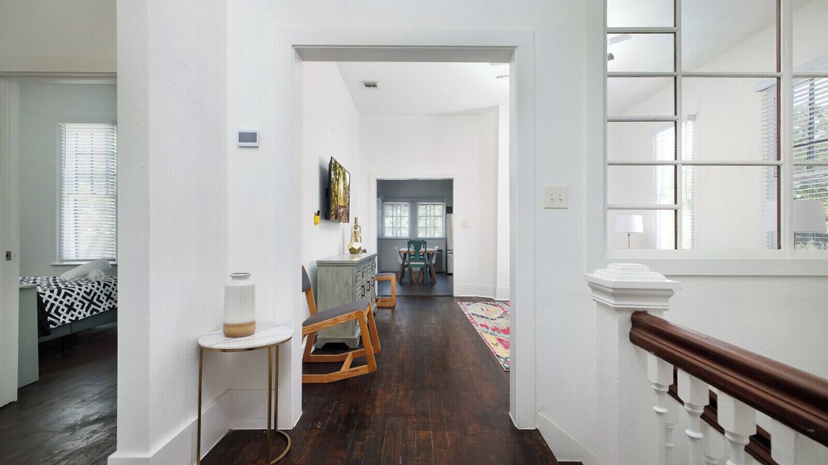 Southtown Condo | Historic 3BR Near Riverwalk | Corporate/Relocation Wi-Fi W/D 30+ Nights