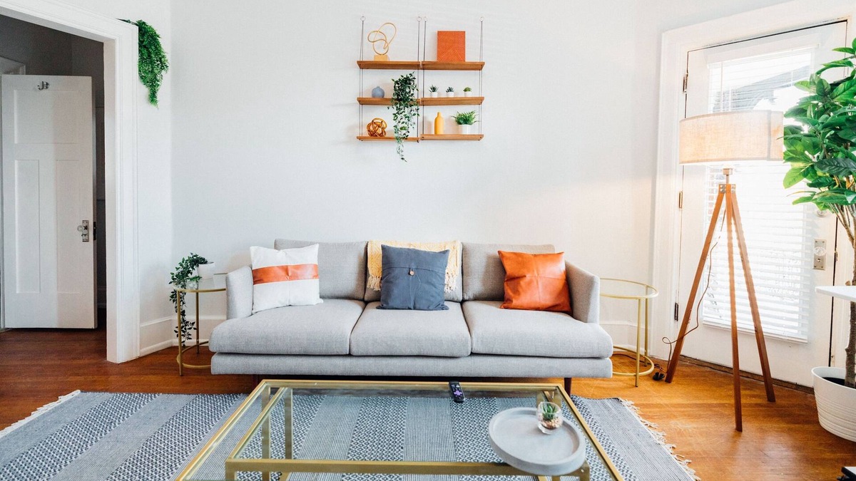 Detroit Apartment | Historic 4-Apartment Bundle – Ideal for Groups!
