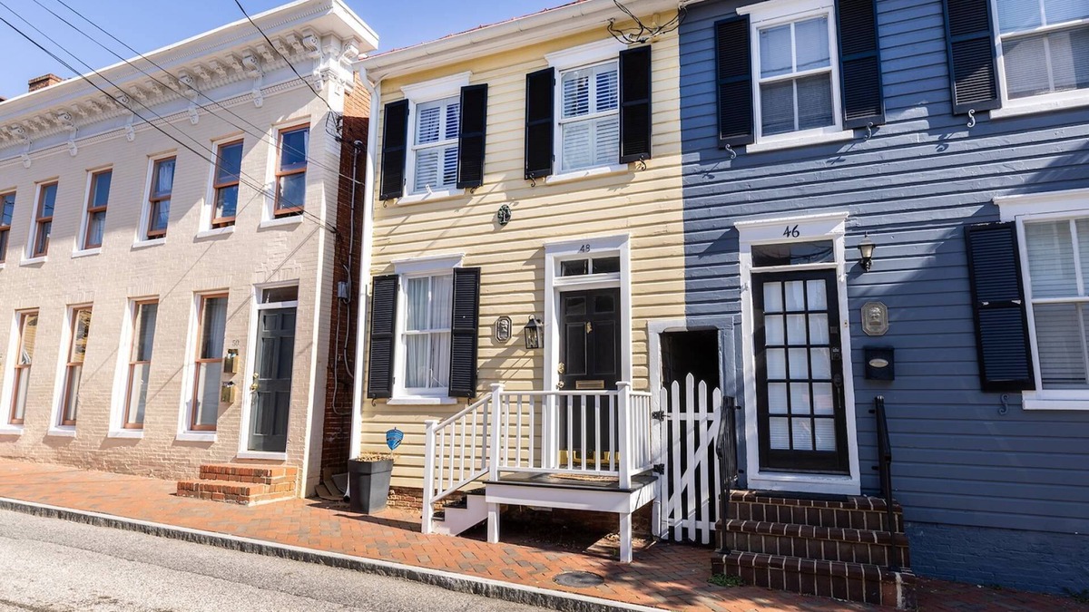 Historic District House | Historic Annapolis Retreat – Steps from the Statehouse & City Dock with Parking and Private Patio