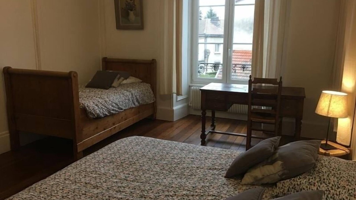 Toul Apartment | Historic apartment with 4 bedrooms, parking, near attractions in Toul