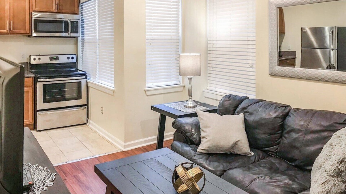 Midtown Apartment | Historic Apt 🎨 Near Arts District 🎨 Walkable Near Downtown