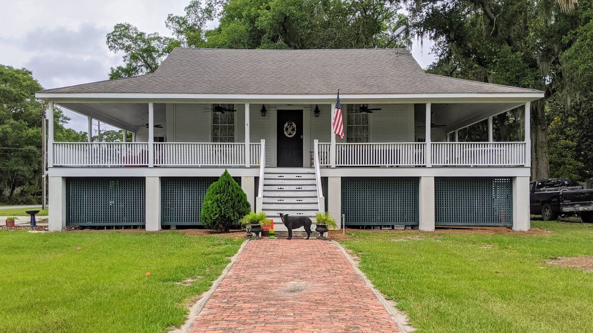 St. Marys House | Historic "Cannon Ball" House Close to Cumberland ferry and historic down town.
