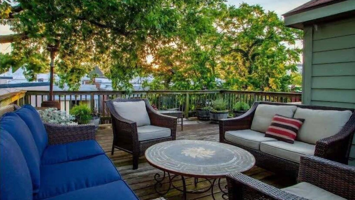 Stanton Park Apartment | Historic Capital Hill Home and Carriage House