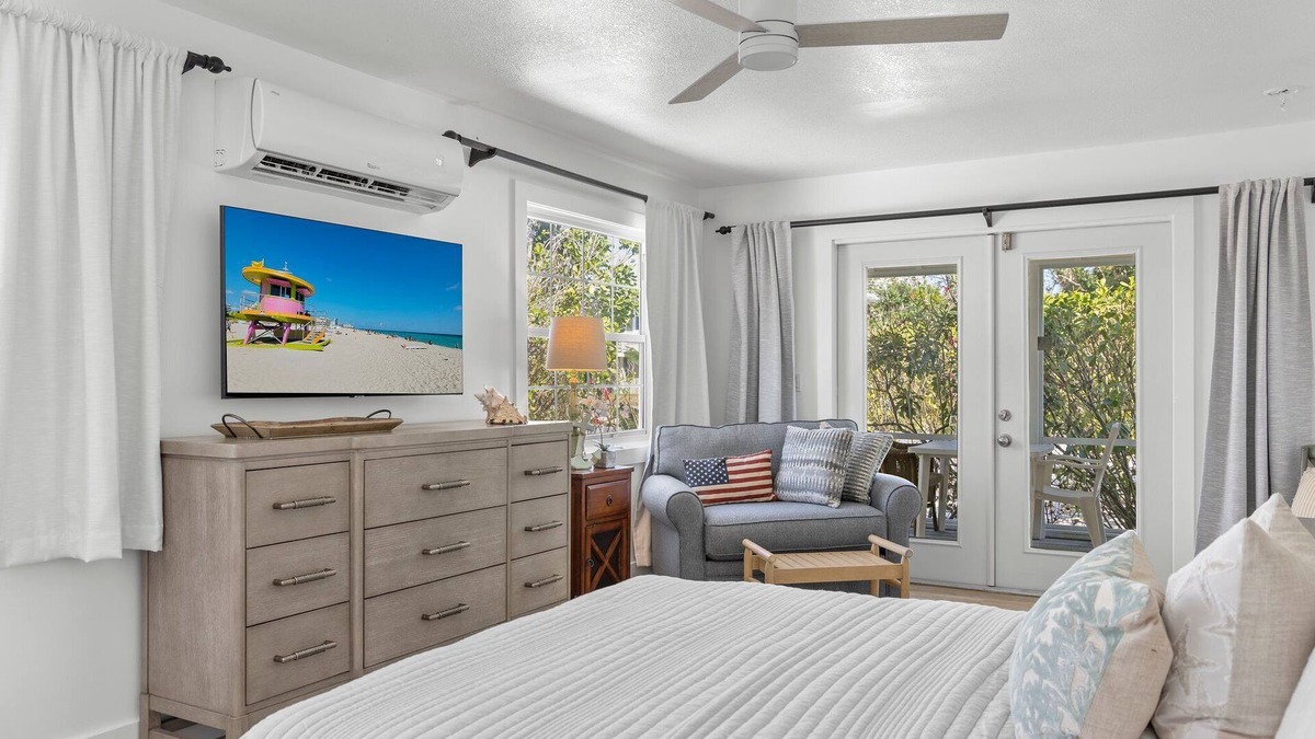 Captiva Cottage | Historic Captiva PO Cottage Garden Suite Steps to Beach Casual Lux Décor - Jensen's "On the Gulf" 7