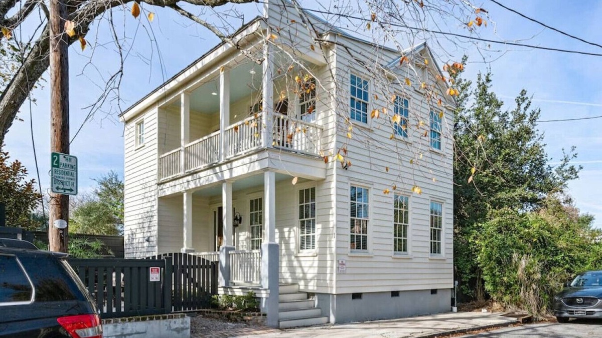 Westside House | Historic Charleston Single w/Private Outdoor Space