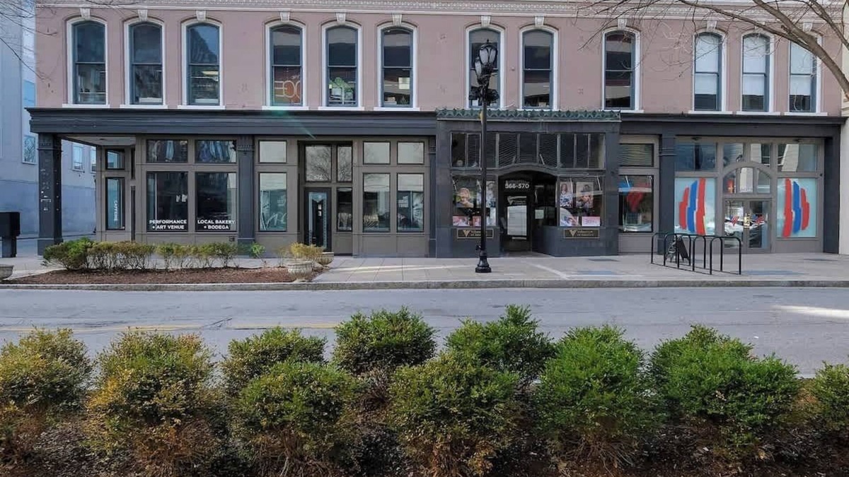 Downtown Louisville Apartment | Historic Charm, King Bed in Downtown Louisville