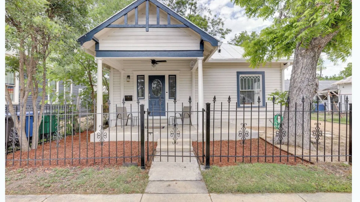 Southtown House | Historic Charm Meets Modern Convenience