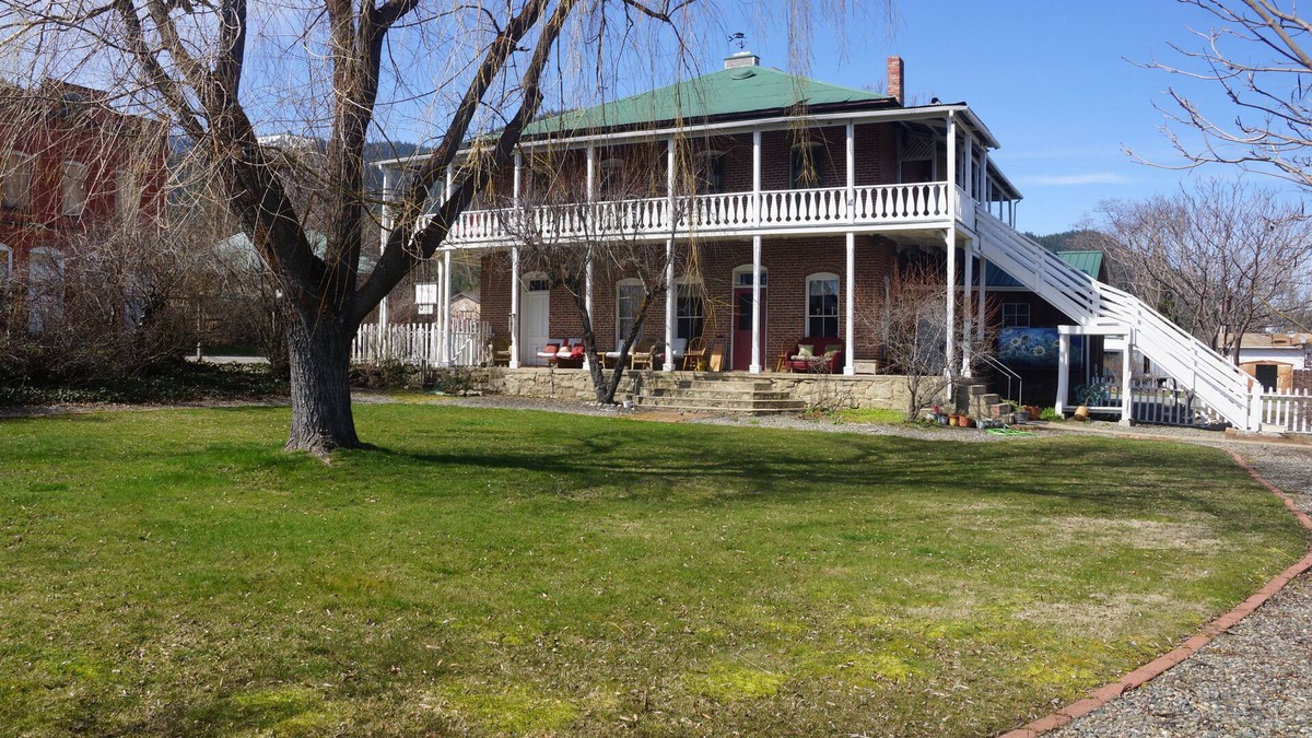 Etna House | Historic Collier Hotel Vacation Rental