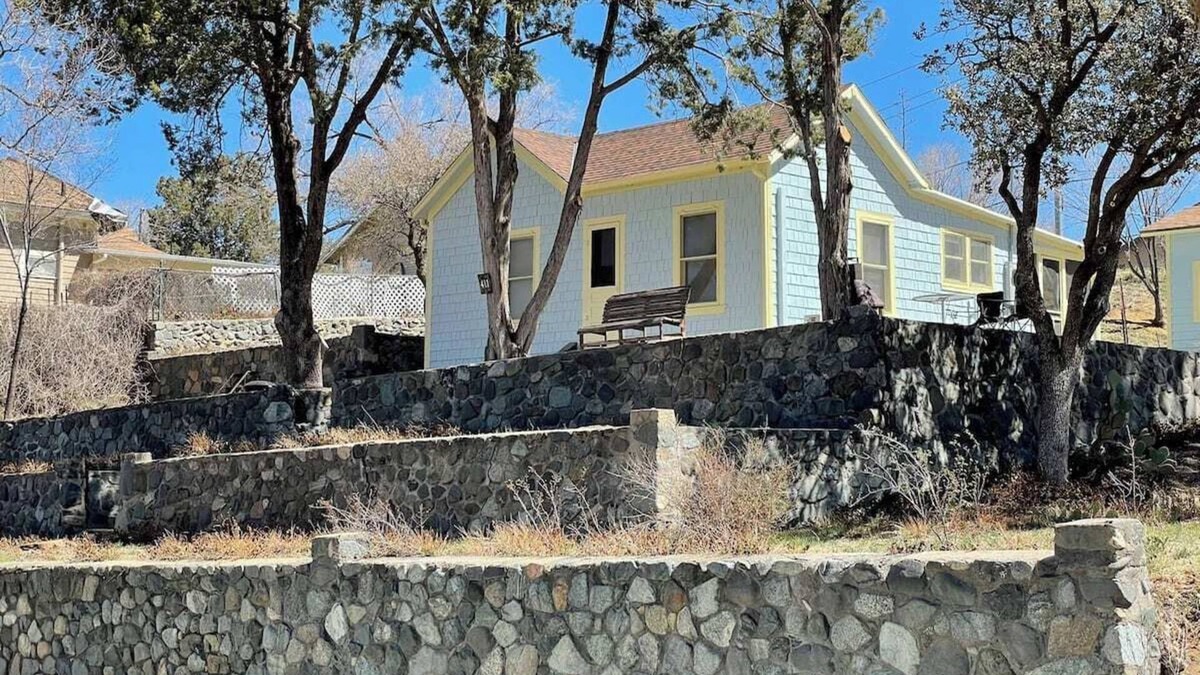 Prescott Cottage | Historic Cortez Cottage