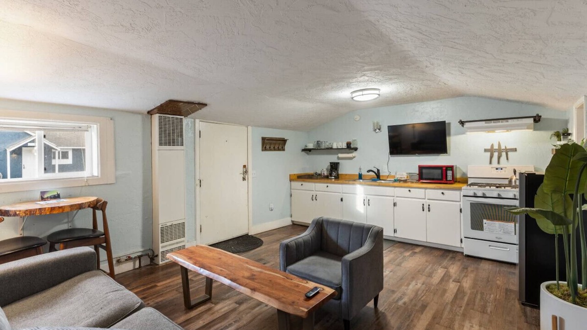 North Star Cabin | Historic cottage - 10 minute walk to restaurants & trails