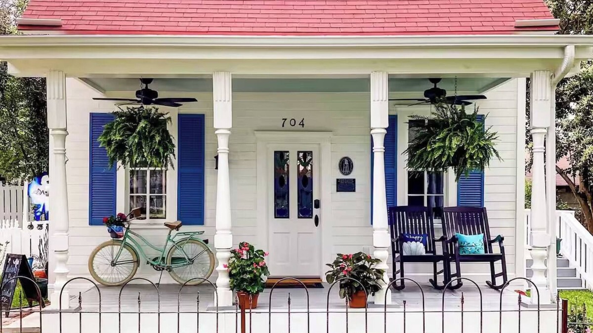 Round Rock Original Plat Cottage | Historic Cottage in Downtown Round Rock