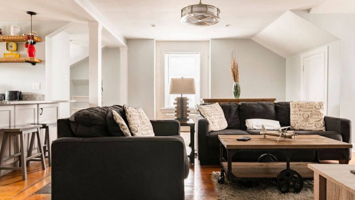 Hagerstown Apartment | Historic & Cozy ~ Near Antietam Battle & WhiteTail