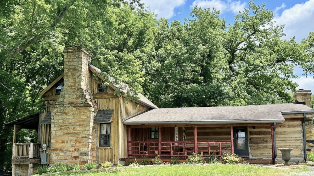 Arrington Cabin | Historic Creekside Cabin at Arrington Reserve