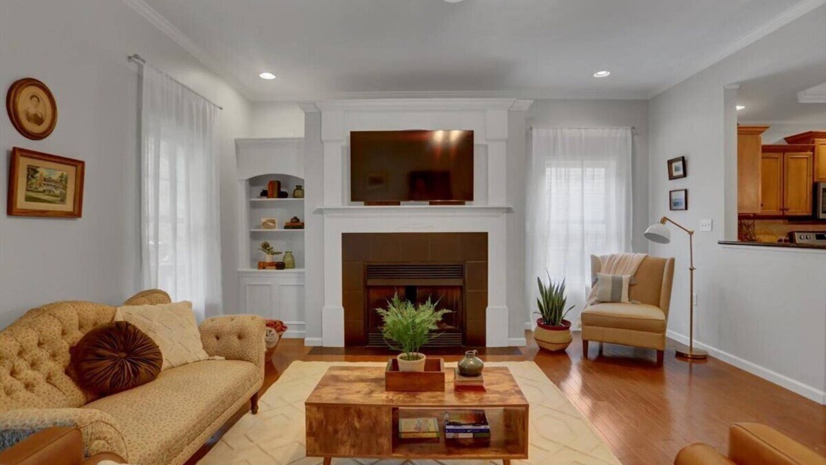 Chambersburg House | Historic Creekside Townhome in Chambersburg