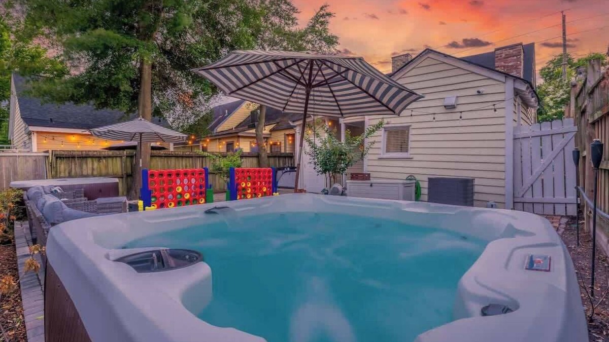 Historic Downtown Savannah Cottage | Historic District + Hot Tub + Walk to Forsyth Park