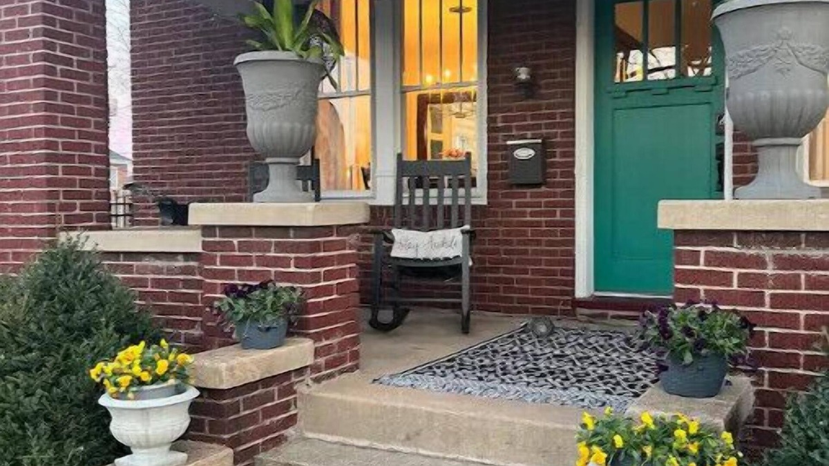 Washington House | Historic Downtown 1910 Brick 2 Story Home