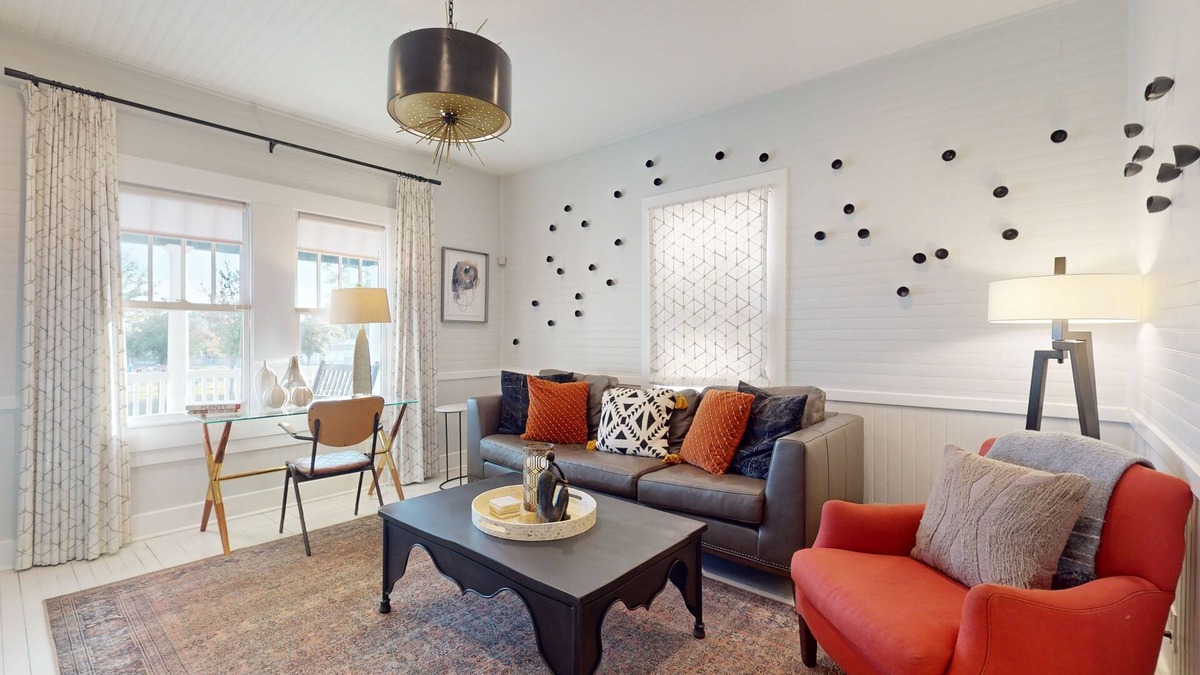 South Pensacola Cottage | Historic downtown cottage with high-speed WiFi and central AC - dogs okay