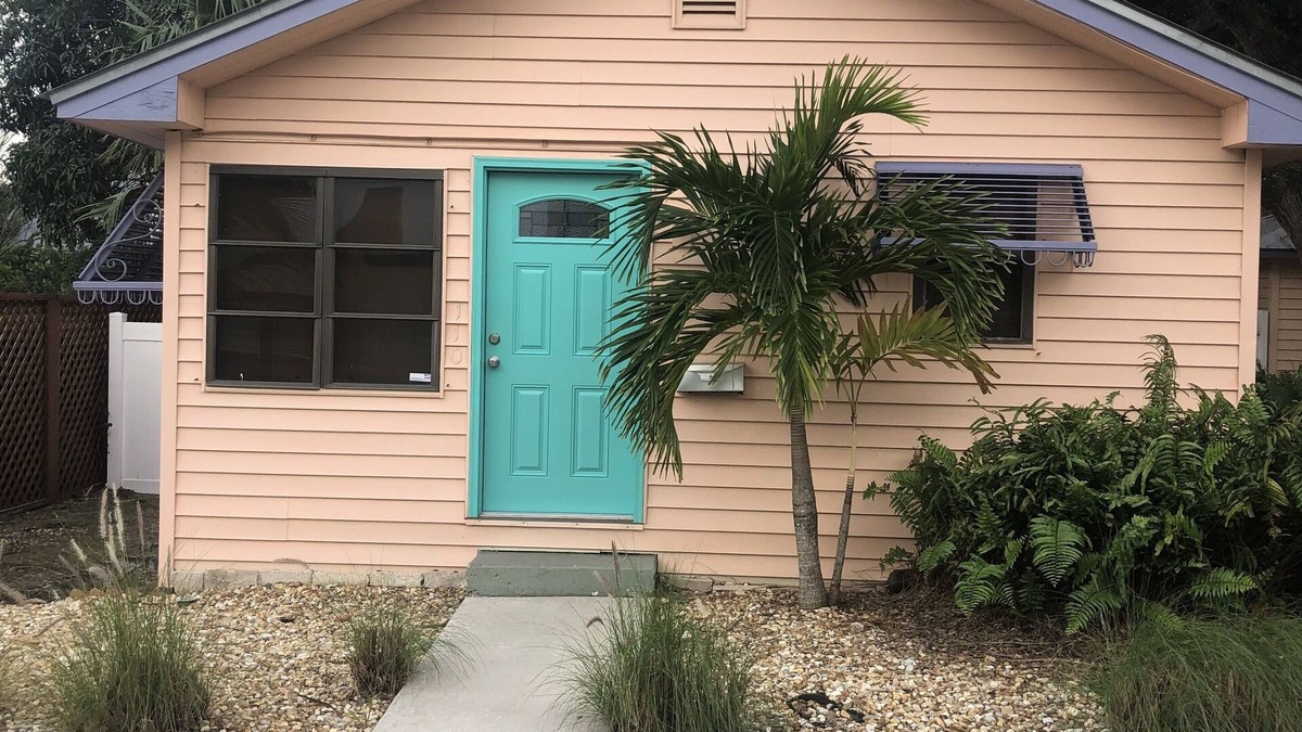 Stuart Cottage | Historic Downtown Stuart Cottage