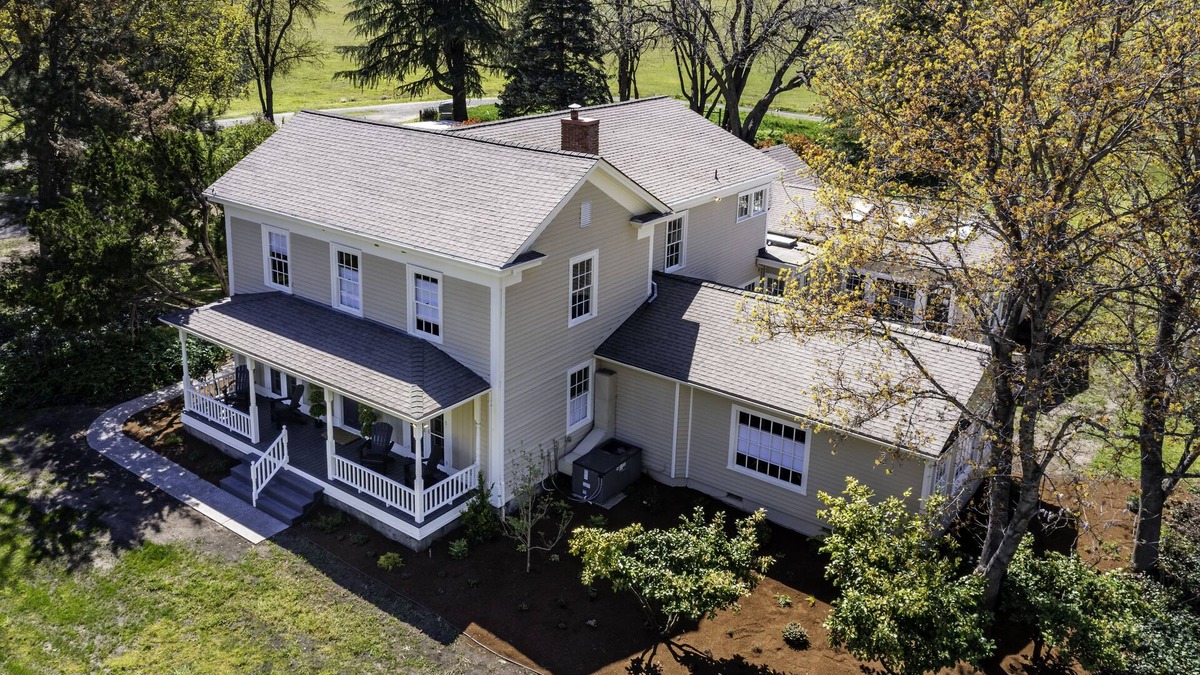 Ashland Other | Historic Dunn Ranch Ashland Oregon. Sleeps 12 to 14 Great for large groups.n