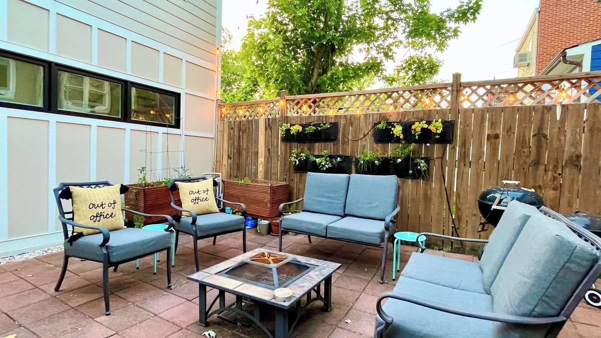 Near Northeast House | Historic Eco Rowhome, 4BR 2.5BA, Pet Friendly, Free Street Parking
