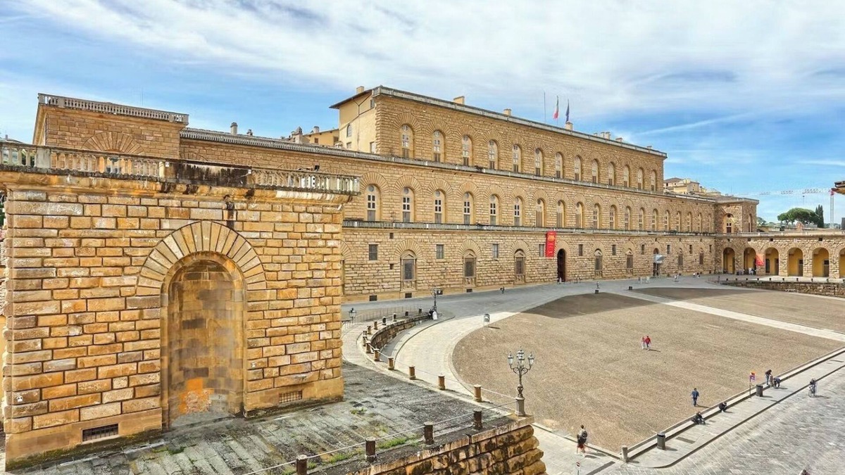 Oltrarno Apartment | Historic Elegance in the Heart of Florence