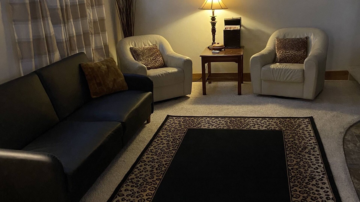 Oxnard Cottage | Historic English Tudor Cottage apt the Schroeder House