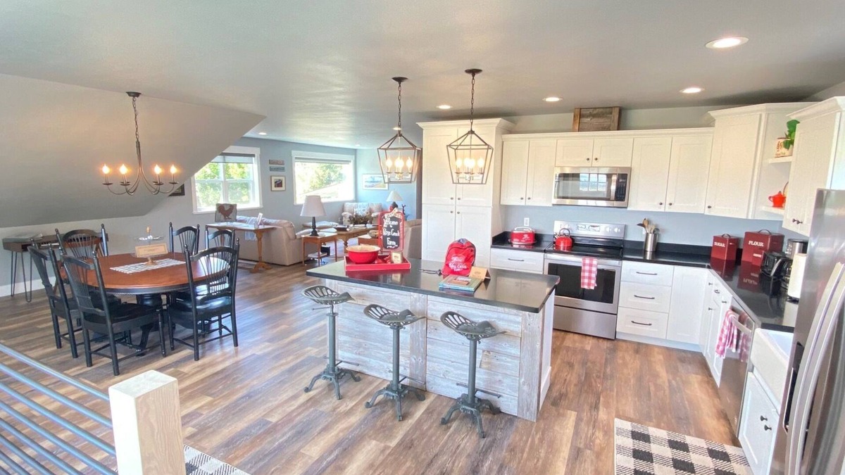 Kalispell House | Historic Farm Along the Flathead River - Hot Tub!