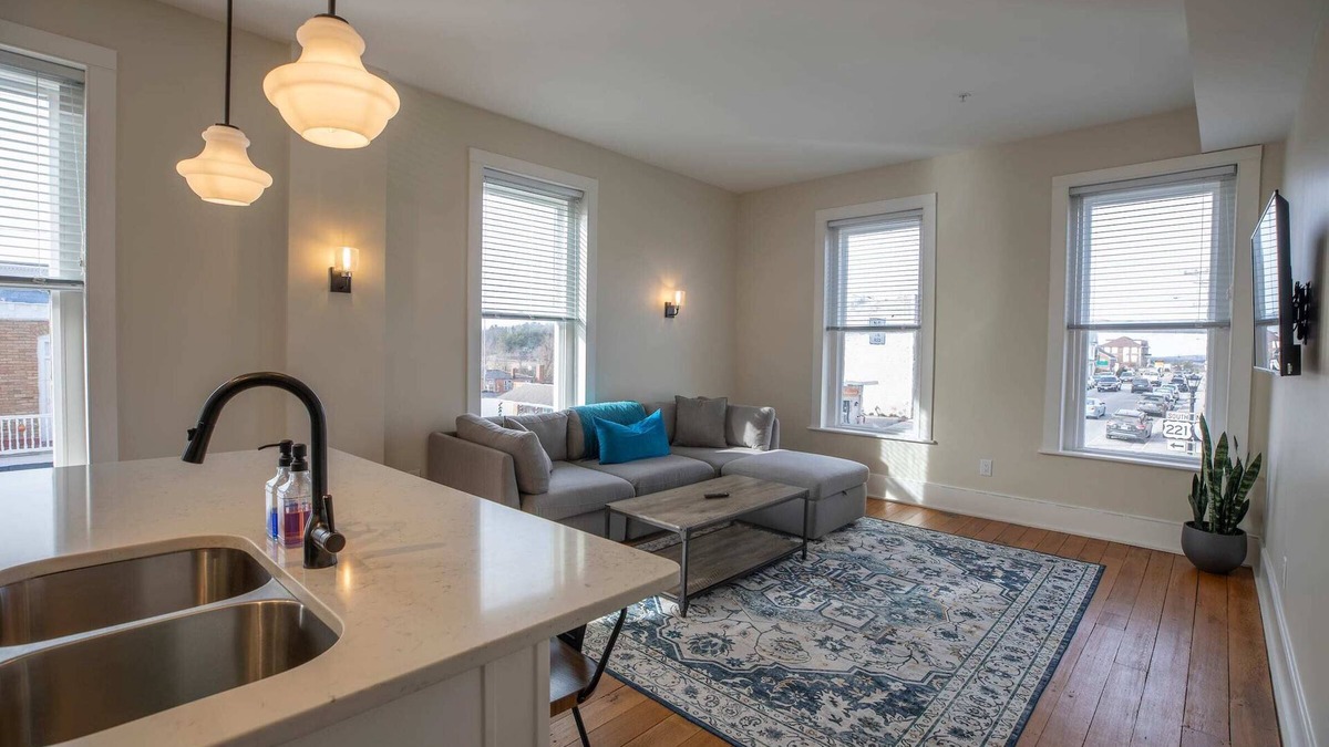 Floyd Apartment | Historic Farmer's Supply- DT Floyd Corner Apt #202