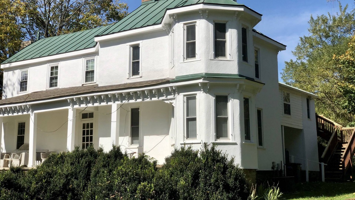 Linden Other | Historic Farmhouse Suite in Virginia Hunt & Wine Country