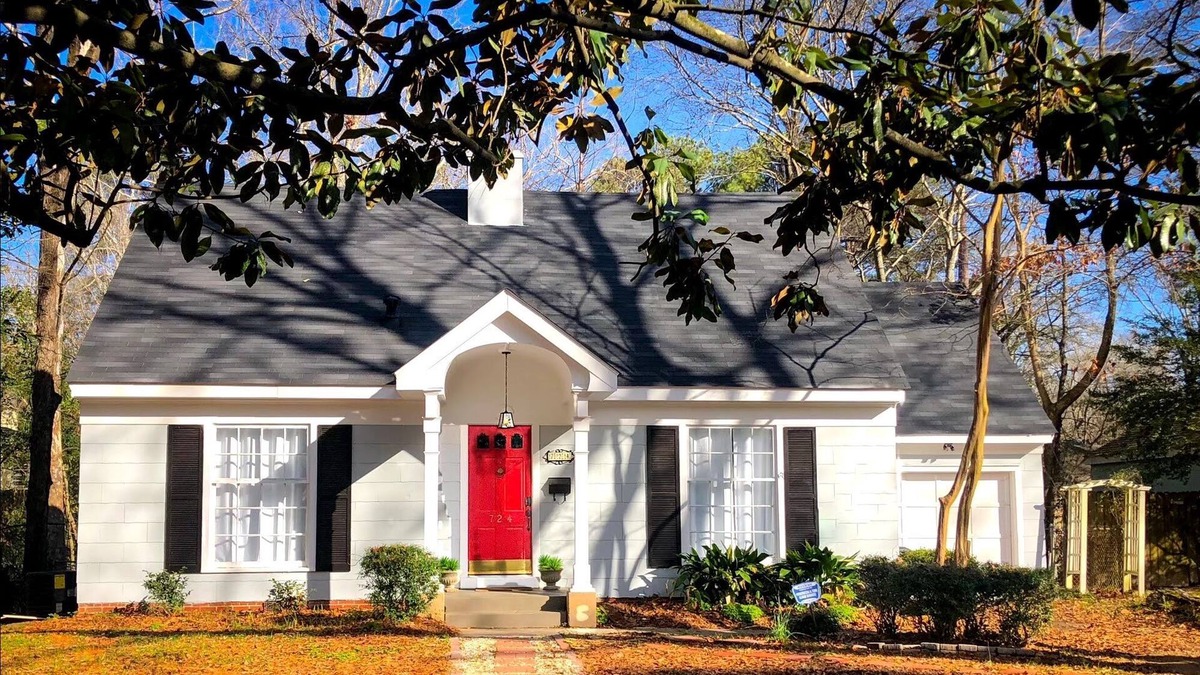 Fondren House | Historic Fondren 4 bedroom Quaint Cottage