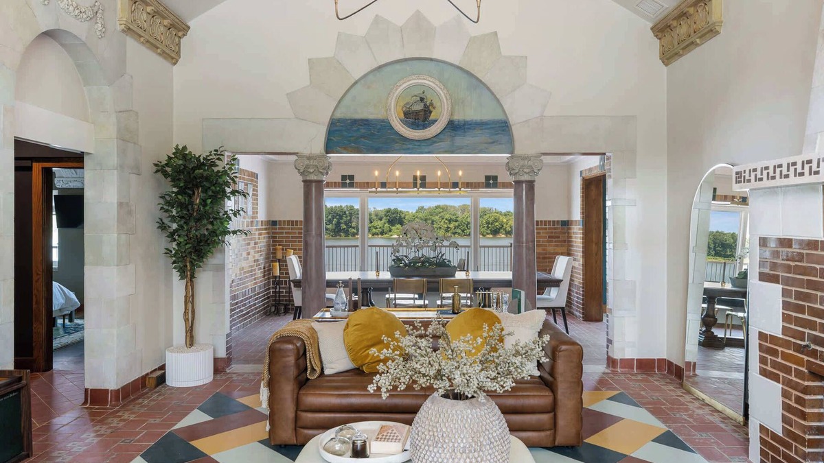 Glenview House | Historic Gaffney House, Exclusive River Estate