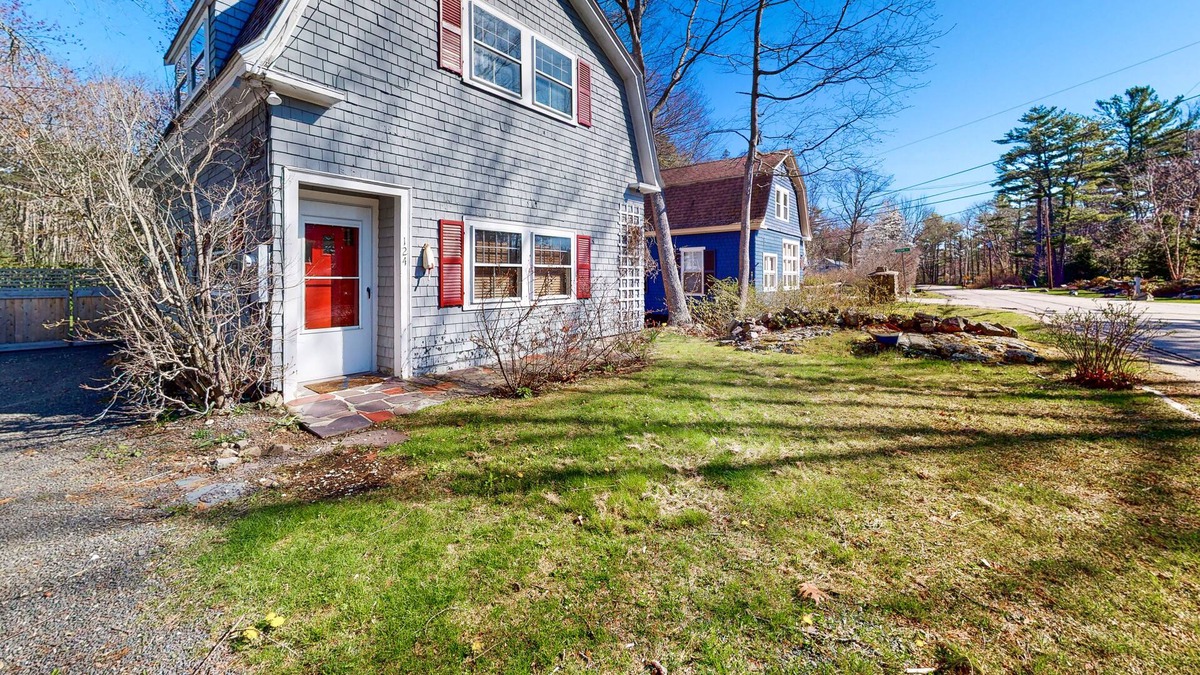 Cape Neddick House | Historic hideaway near the water with a spacious deck, beach gear, & firepit
