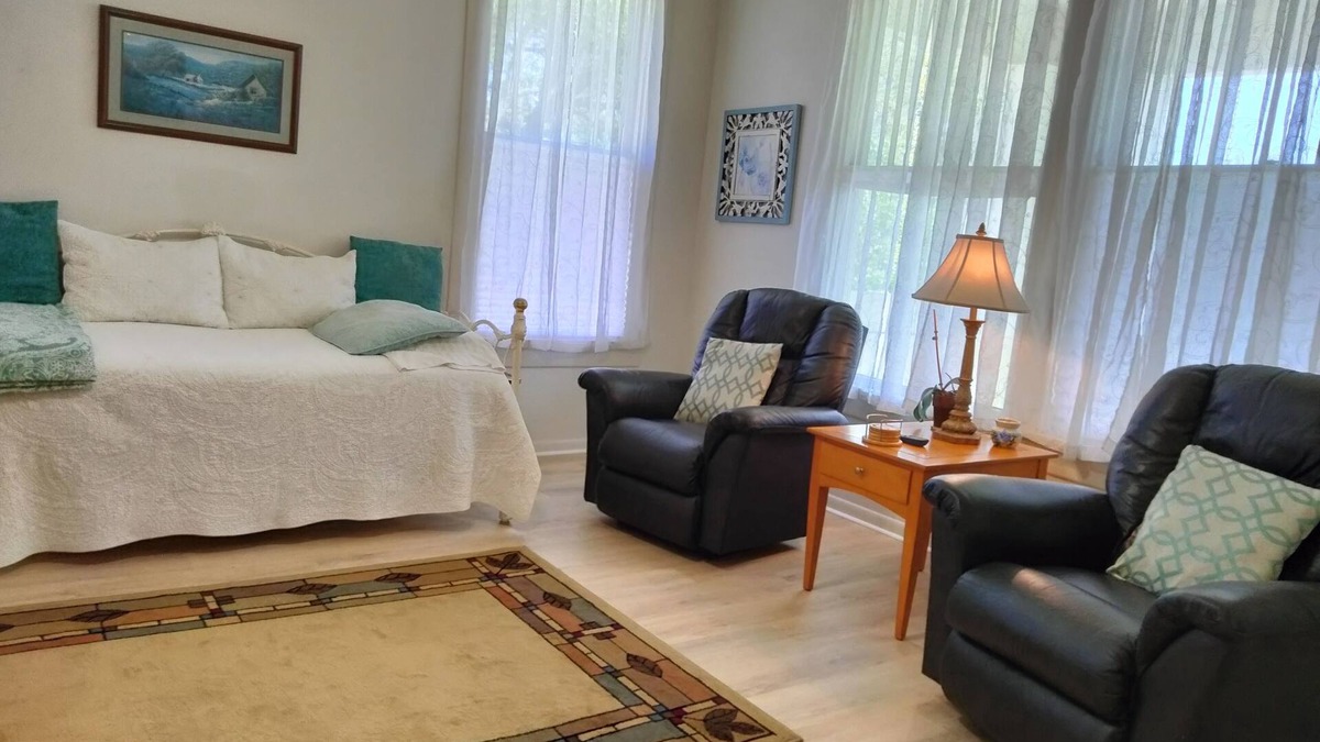 Brenham House | Historic Holle House, Beautiful private 2nd Floor Apt. with modern amenities.