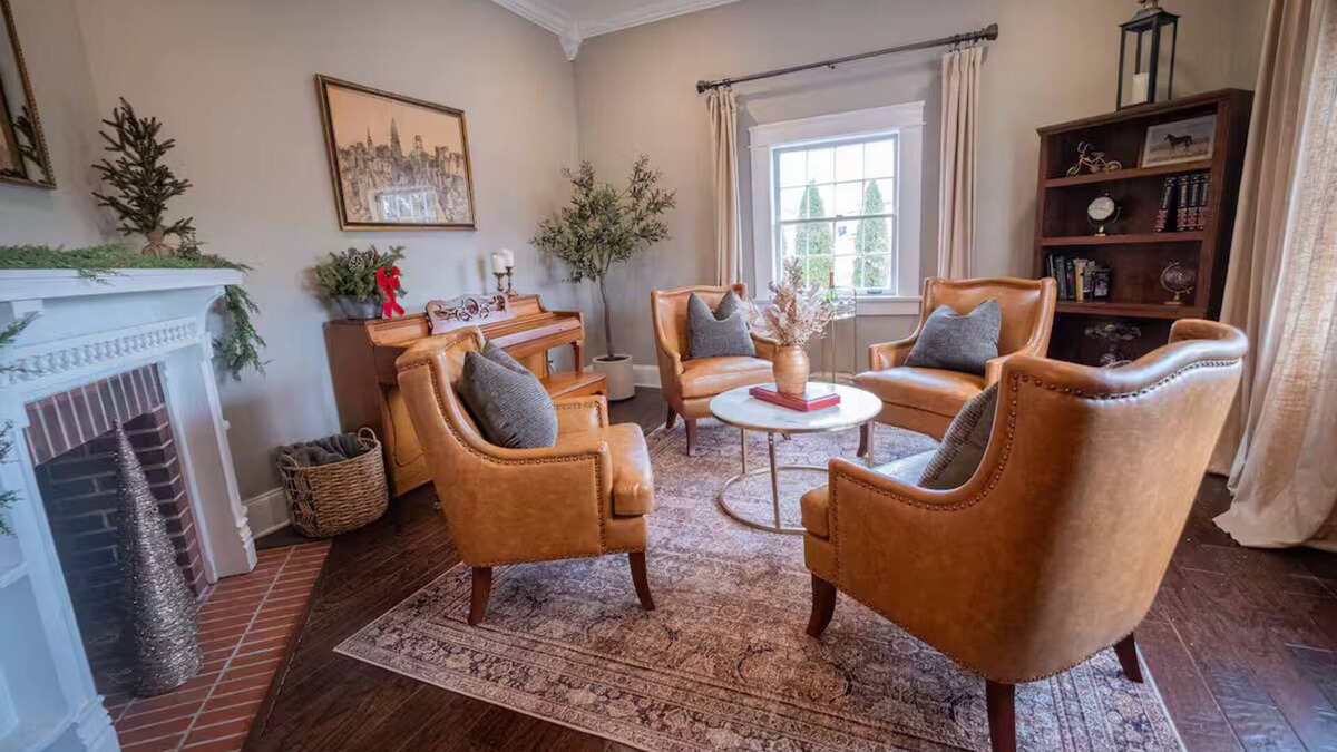 Clinton House | Historic Home in Downtown Clinton