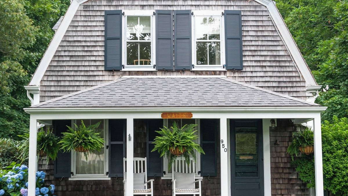 Osterville House | Historic Home in Prime Osterville Village Location: Three bedrooms, Sleeps 6