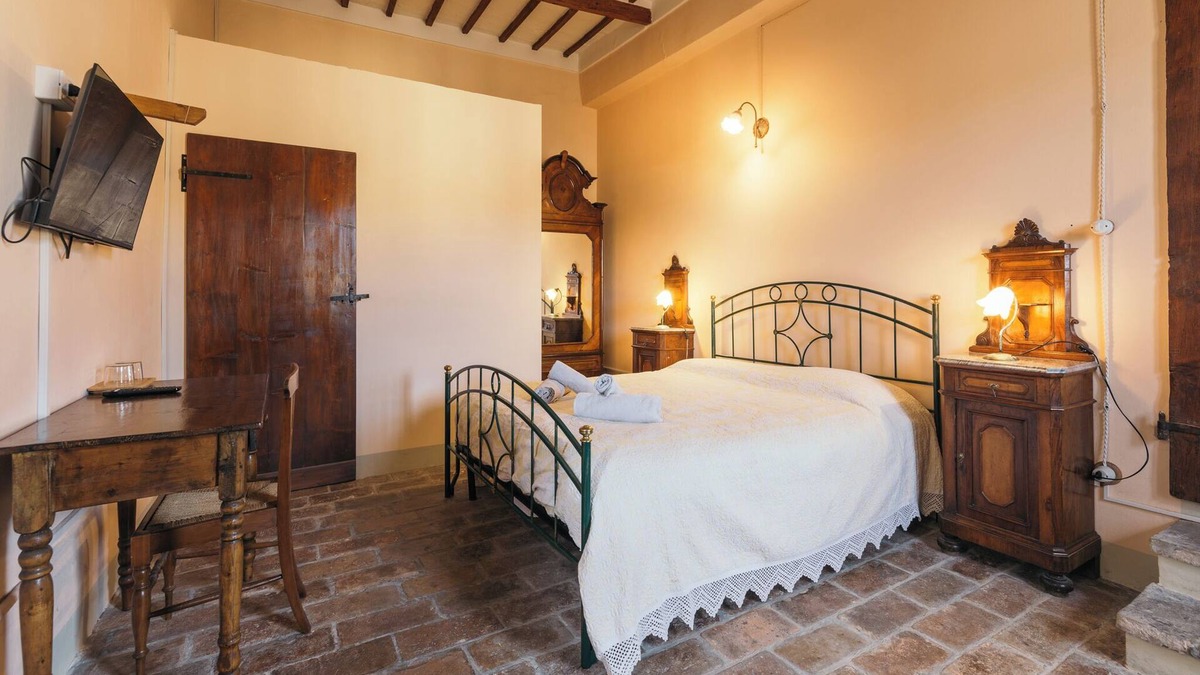 Pergola Bed & Breakfast | Historic home in the center
