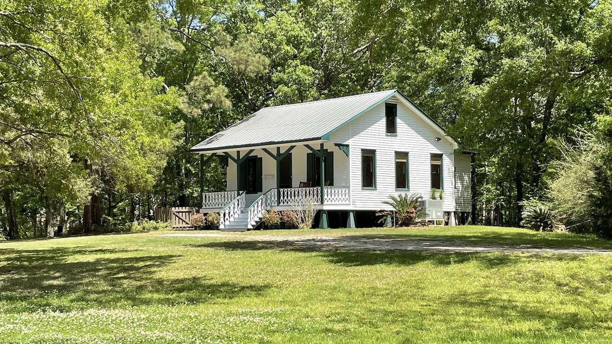 Milton House | Historic home on Vermilion River