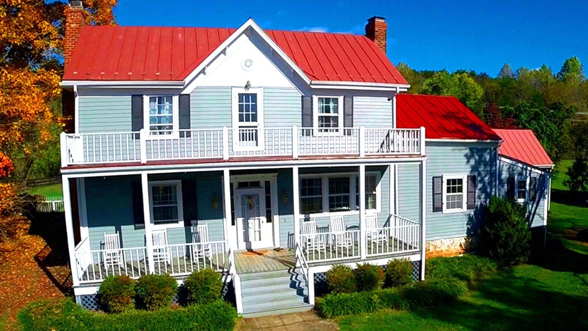 Stanardsville House | Historic home outside of Charlottesville, close to Shenandoah