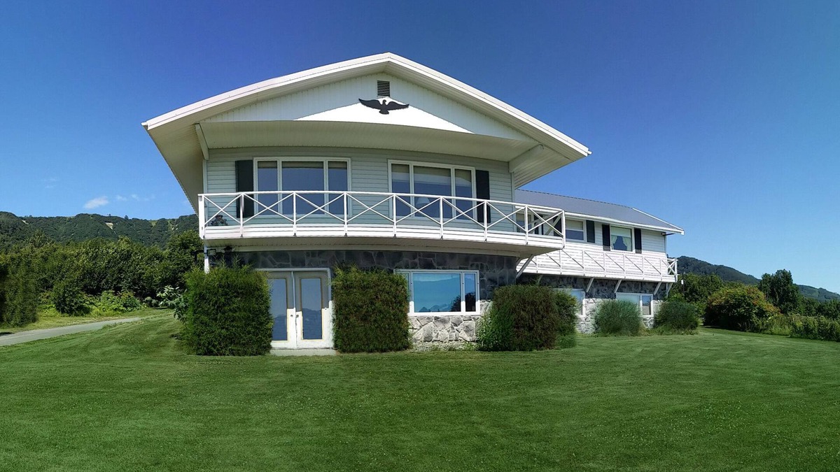 Kachemak Apartment | Historic Home - Private 28 Acres - 180° Ocean View! - Bob's Suite
