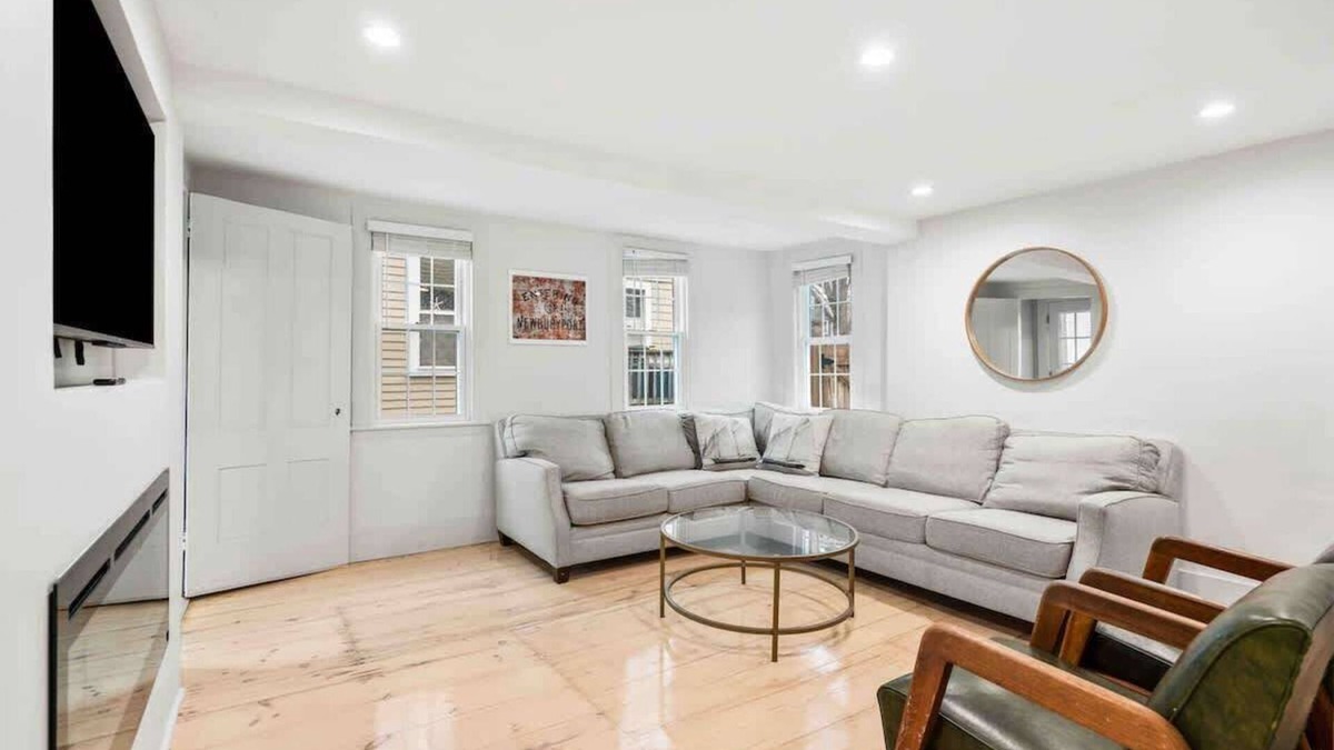 Newburyport House | Historic home w/charming courtyard