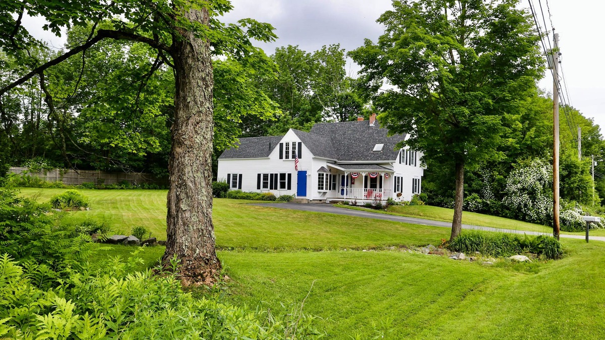 Warren House | Historic Home w/Gas Fireplace, Fast WiFi, & Private W/D - Snowbird-Friendly