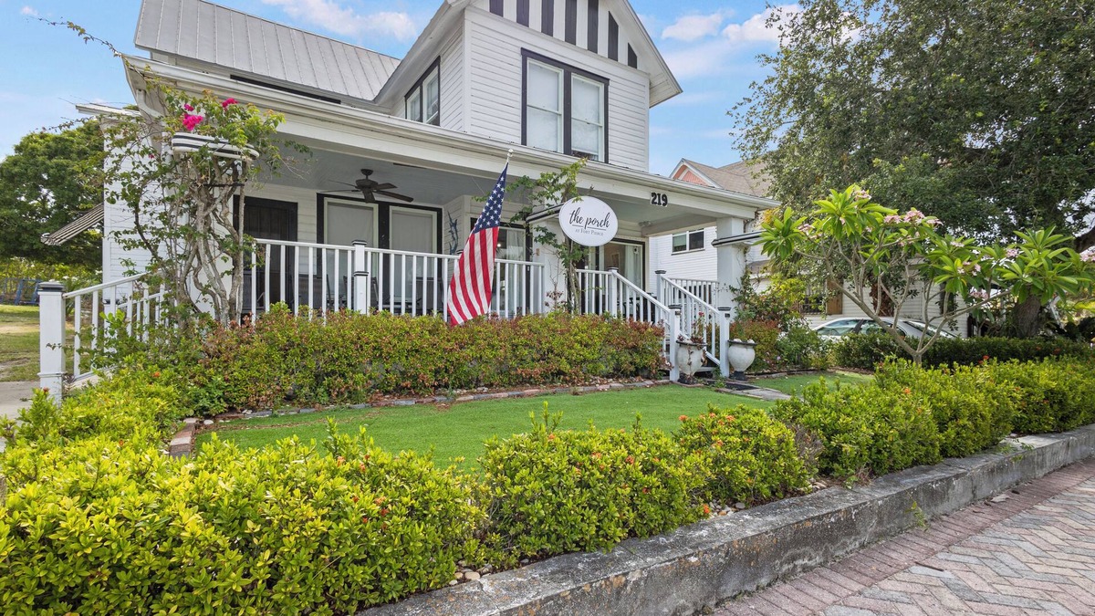 Fort Pierce House | Historic Home with Modern Upgrades - Prime Downtown Location